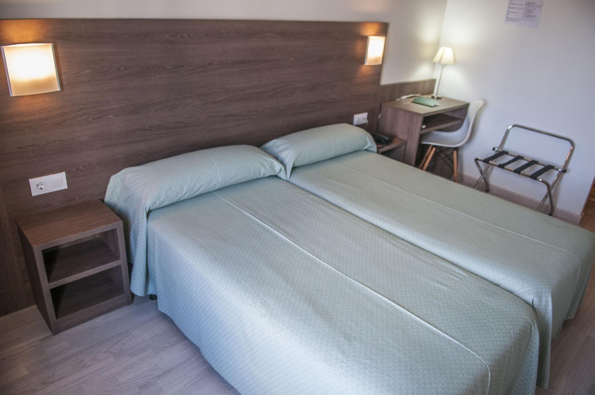 Hotel Loar Ferreries Eksteriør billede